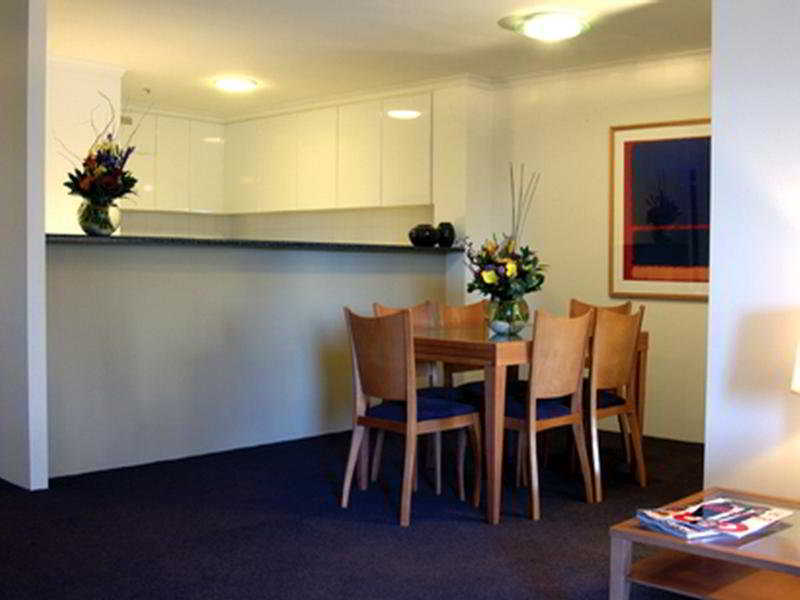 Adina Serviced Apartments Canberra James Court Interior foto